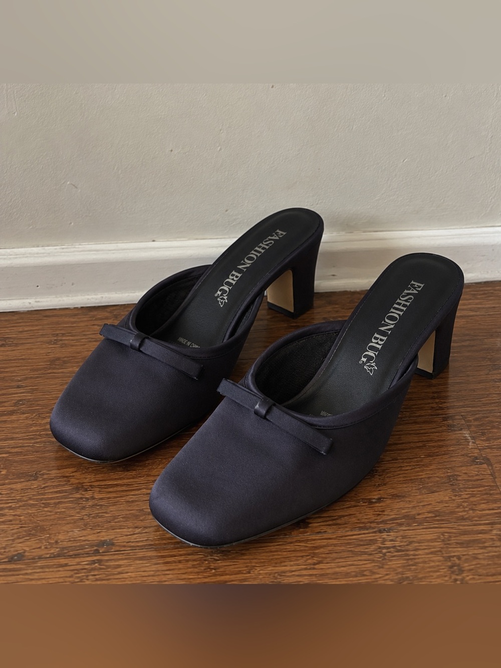 Vintage y2k Fashion Bug Navy Satin Bow Kitten Heel Mules Size 6.5